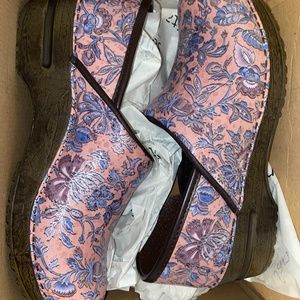 Sanita Clogs size EU39 (new and in box)